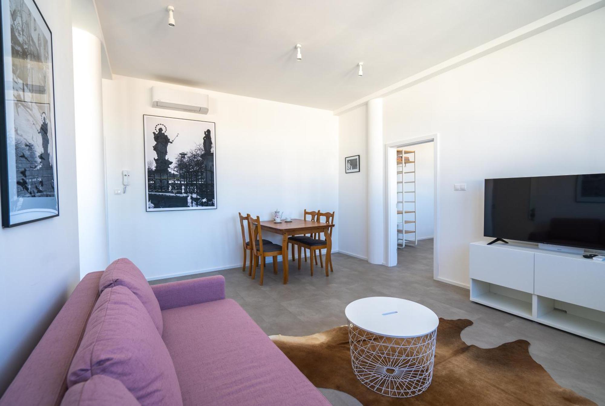 Old Town Apartment Black Bratislava Eksteriør bilde